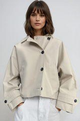 Trenchjacke mit abnehmbarer Kapuze