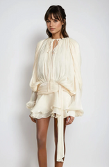 Bluse mit fließenden Ärmeln