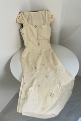 Elegantes Spitzenkleid mit Cut-Outs