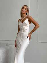 Elegantes Satinkleid mit Spaghettiträgern