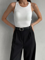 Weite Hose mit eleganten Bundfalten