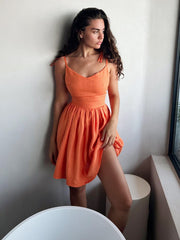 Sommerliches Kleid mit Schleifenärmeln