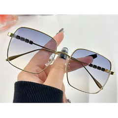 Sonnenbrille mit Metallrahmen