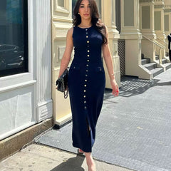 Ärmelloses Strickkleid mit Knopfleiste