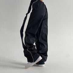 Sportliche Track Pants mit Streifen