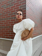 Weißes Baumwoll-Maxikleid mit Puffärmeln