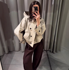 Trenchjacke mit abnehmbarer Kapuze