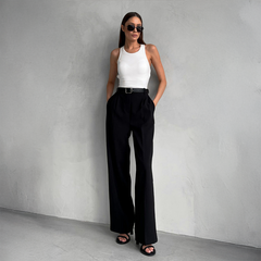 Weite Hose mit eleganten Bundfalten