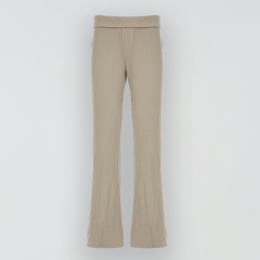 Gerippte Hose mit ausgestelltem Bein