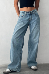 Weit geschnittene Low-Waist Jeans