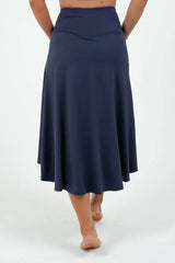 Asymmetrischer Rock mit Shorts