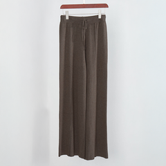 Lässige Strickhose mit Bindegürtel