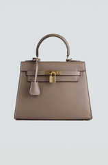 Handtasche mit Schlossdetail