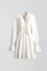 Rüschenkleid mit hohem Kragen