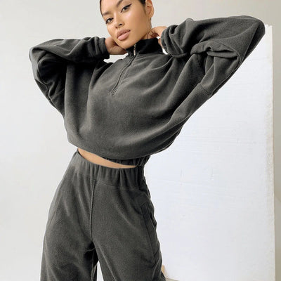 Jogginghose & Croptop Sweater Set | Naia